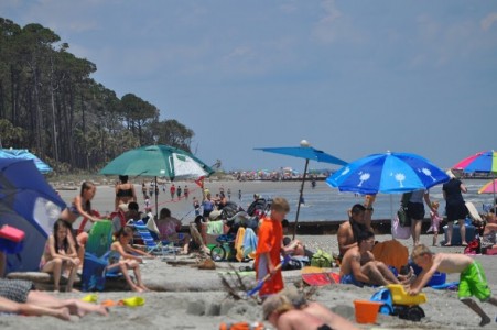 Beach lovers flock to Hunting Island for Memorial Day weekend