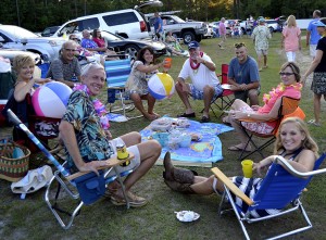 Parrotheads enjoy Jimmy Buffett simulcast concert at Highway 21 Drive In