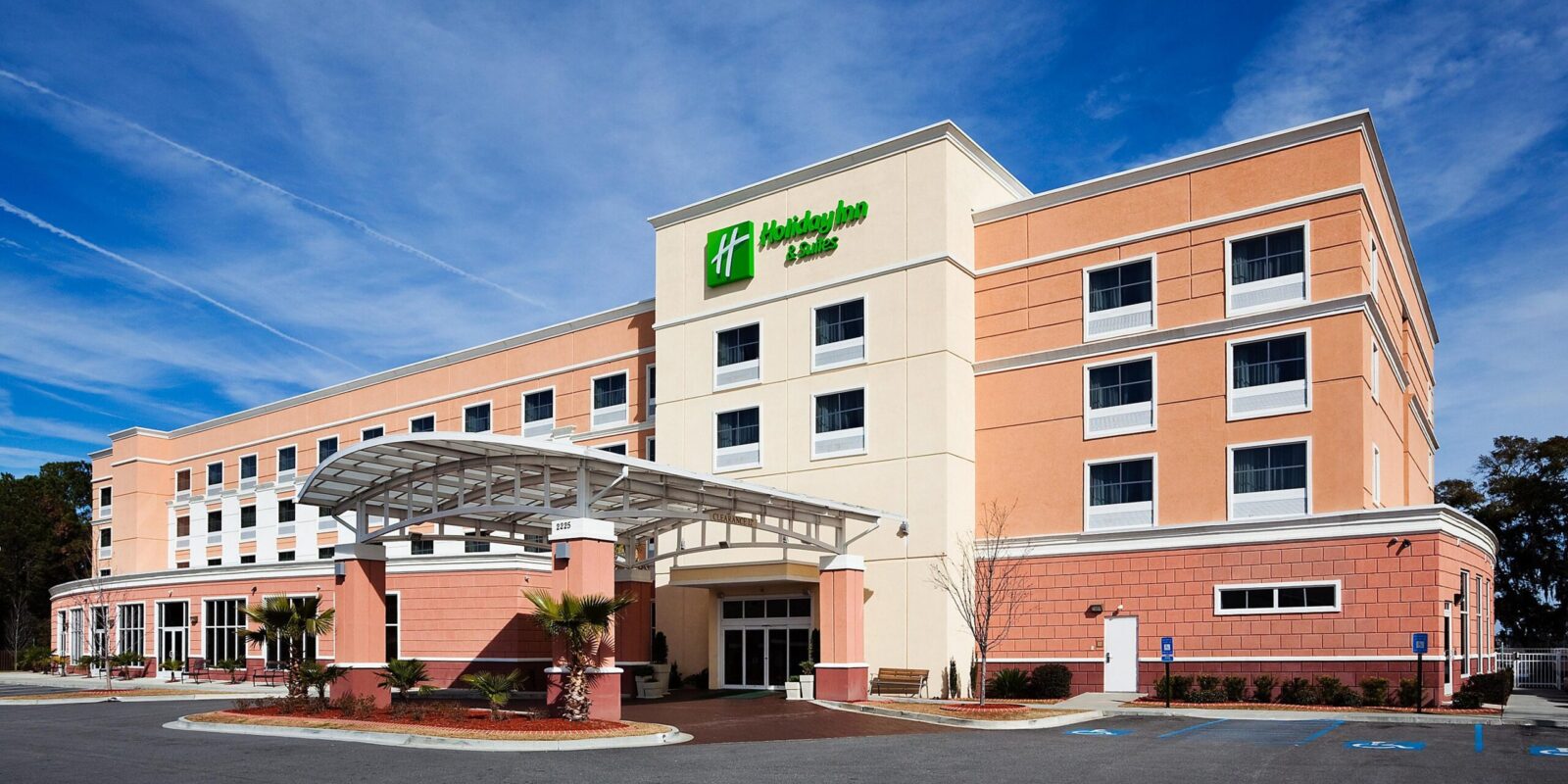 Holiday Inn & Suites Beaufort